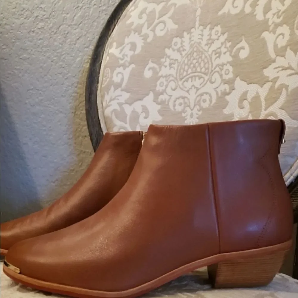 Ted Baker London Dakota ankle boots new without box US 7.5 EU 38.5